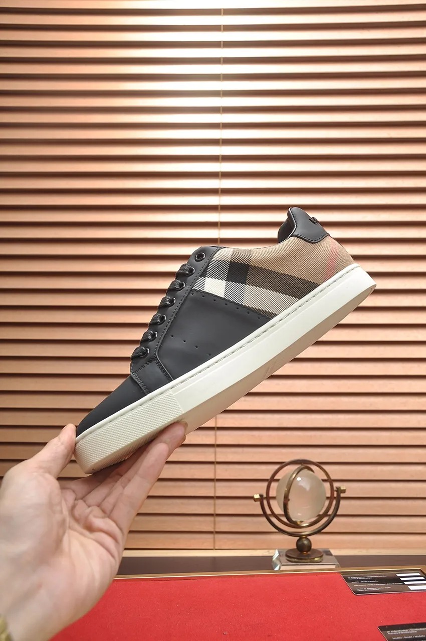 Men's shoes💰480💶[Burberry] (cowhide lining) classic low-top sneakers｜Imported cowhide with classic plaid fabric｜Cow leather lining｜Original outsole｜Fine workmanship and comfortable to wear Size: 38-44 (customized at 45)